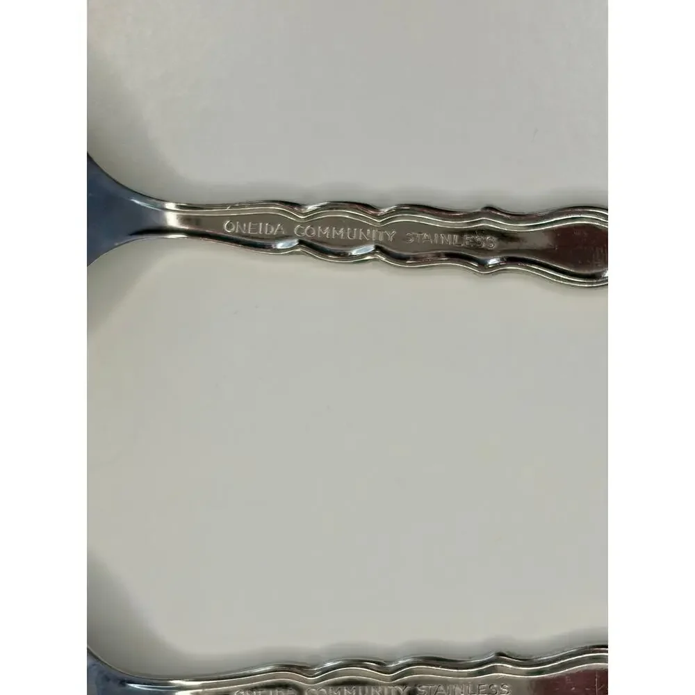 Oneida Cello Place/Oval Soup Spoon Set of 4